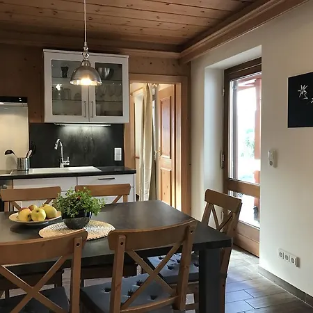 Bergsucht-ruhpolding, Traumlage Am Sonnigen Suedhang, Kostenlose Parkplaetze, Schnelles Wlan, Ruhige Sackgasse, Netflix Inklusive Διαμέρισμα *